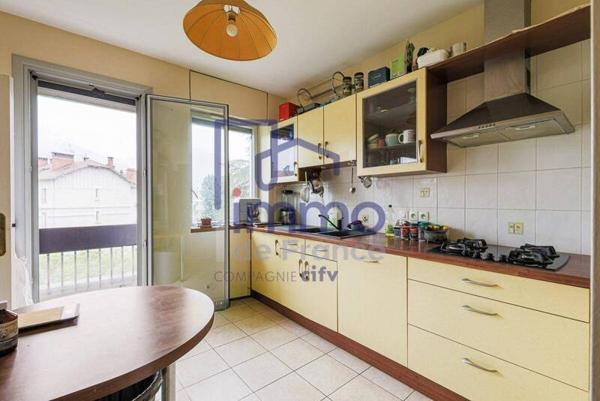 Appartement 3 pièces                                        - 38100 Grenoble Réf : 21633-IMMODEFRANCE69