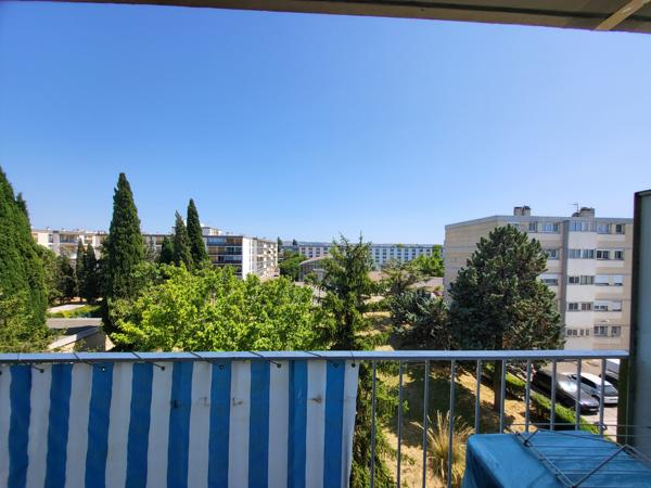 Marignane (13700) APPARTEMENT 4 PIECES CONTEMPORAIN DERNIER ETAGE