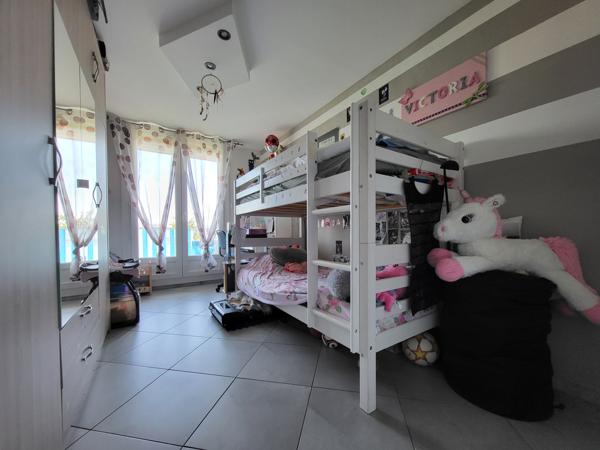 Marignane (13700) APPARTEMENT 4 PIECES CONTEMPORAIN DERNIER ETAGE