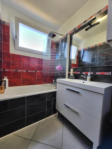 Marignane (13700) APPARTEMENT 4 PIECES CONTEMPORAIN DERNIER ETAGE