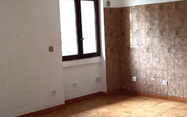 Appartement à louer    2 pièces •  L'Escarène