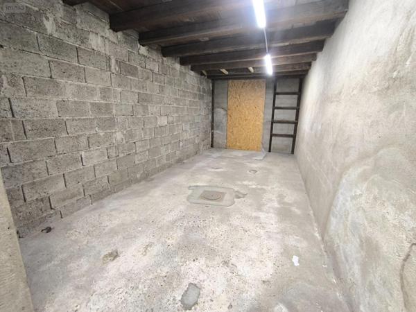 Entrepôt à louer à Bourg-en-Bresse dans l'Ain (01000), ref : local av Macon