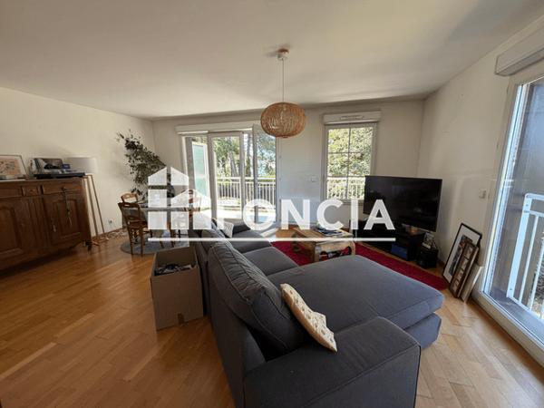 Location Appartement 4 pièces 83.39 m² - 29 RUE DE VERDUN Dainville 62000