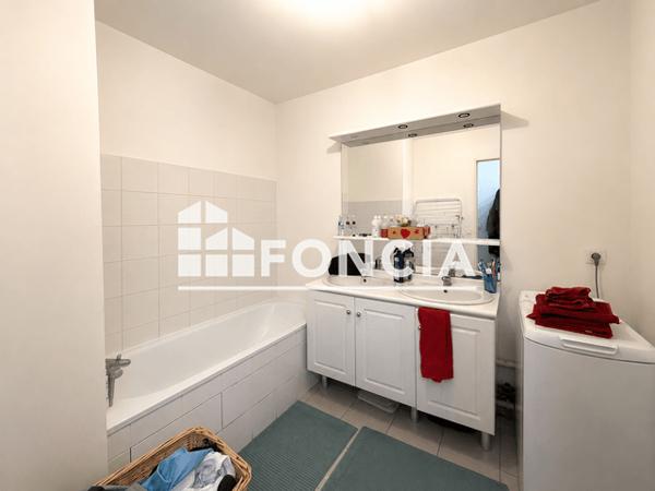 Location Appartement 4 pièces 83.39 m² - 29 RUE DE VERDUN Dainville 62000