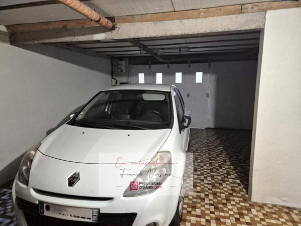 A VENDRE en Exclusivité aux Herbiers, maison de 82 m2 avec 2 chambres,1 mezzanine et 2 garages sur une parcelle de 952 m2 env