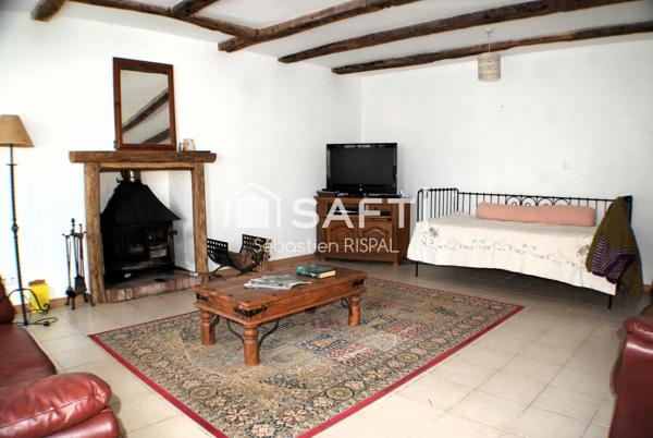 Maison en pierre de plain pied 3 chambres, garage terrain