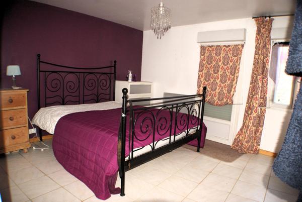 Maison en pierre de plain pied 3 chambres, garage terrain