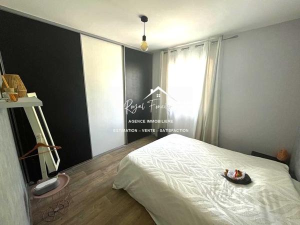 Maison plain-pied avec piscine