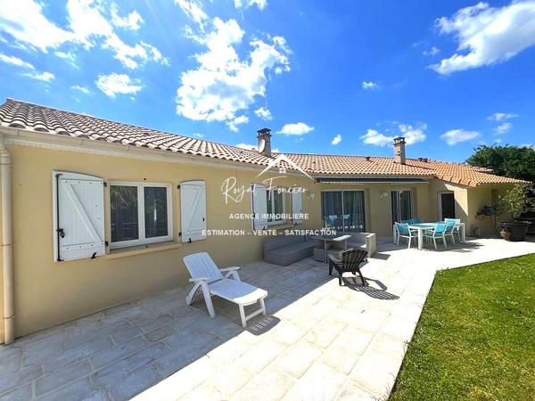 Maison plain-pied avec piscine