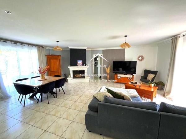 Maison plain-pied avec piscine