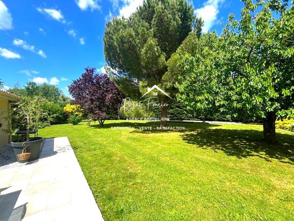 Maison plain-pied avec piscine