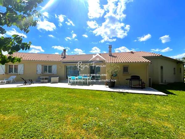 Maison plain-pied avec piscine