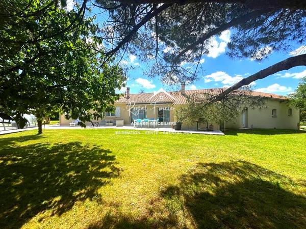 Maison plain-pied avec piscine