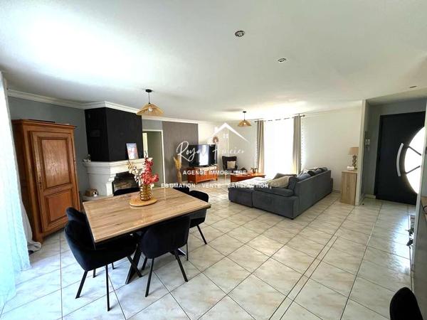 Maison plain-pied avec piscine