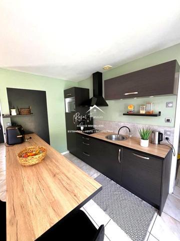 Maison plain-pied avec piscine