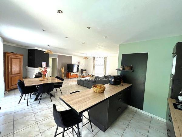 Maison plain-pied avec piscine