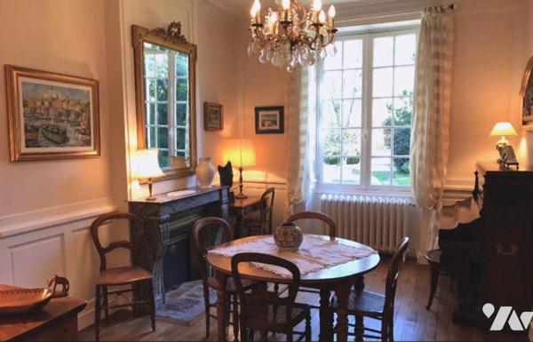 Maison à Vendre à Guéret (23000) en Creuse (23)comprenant : 
-	Au rez-de-chaussée : entrée/cou...