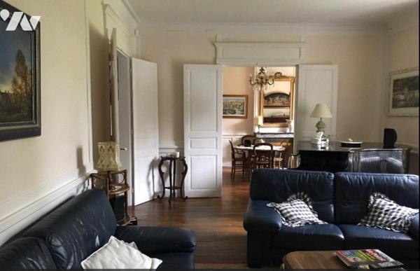 Maison à Vendre à Guéret (23000) en Creuse (23)comprenant : 
-	Au rez-de-chaussée : entrée/cou...