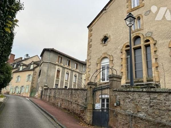 IMPORTANT ENSEMBLE IMMOBILIER - ALLIER - 03160