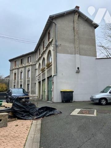 IMPORTANT ENSEMBLE IMMOBILIER - ALLIER - 03160