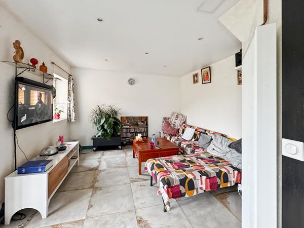 Charmante maison en pierre avec vue sur le village de Puy L'évêque
