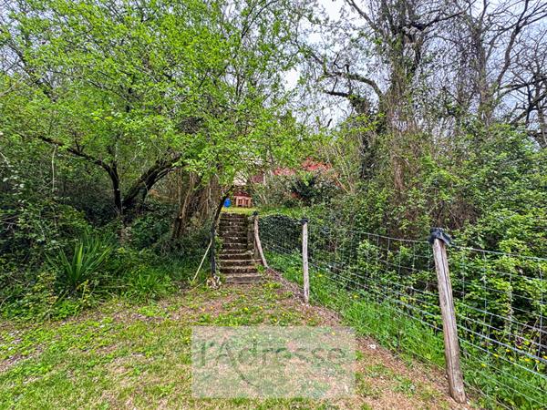 Charmante maison en pierre avec vue sur le village de Puy L'évêque
