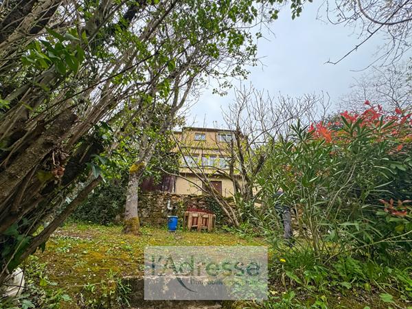 Charmante maison en pierre avec vue sur le village de Puy L'évêque