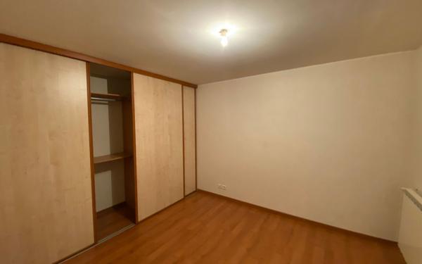 Appartement à louer    3 pièces • 90 m2 Lagarrigue