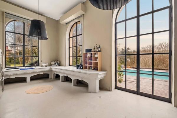 Maison bourgeoise du XIXᵉ siècle – Parc arboré, piscine et orangerie – Charbonnières-les-Bains