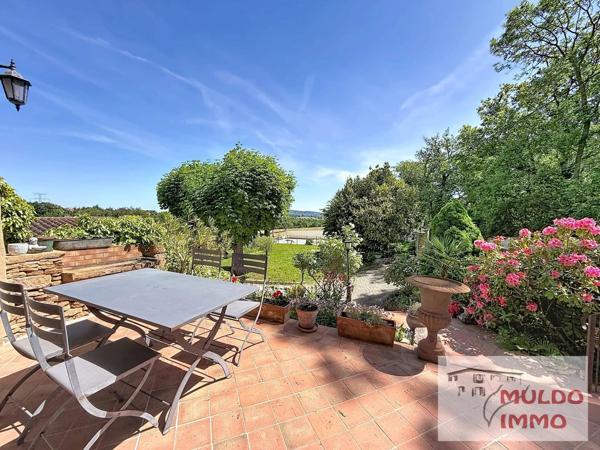 Superbe villa ancienne, entièrement rénovée, sur un terrain clos de 929 m².