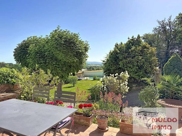 Superbe villa ancienne, entièrement rénovée, sur un terrain clos de 929 m².