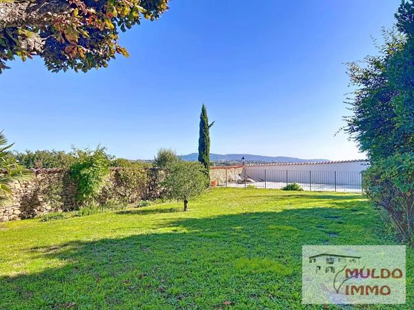 Superbe villa ancienne, entièrement rénovée, sur un terrain clos de 929 m².