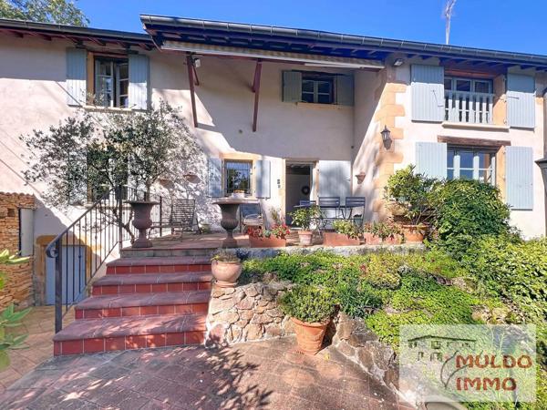 Superbe villa ancienne, entièrement rénovée, sur un terrain clos de 929 m².