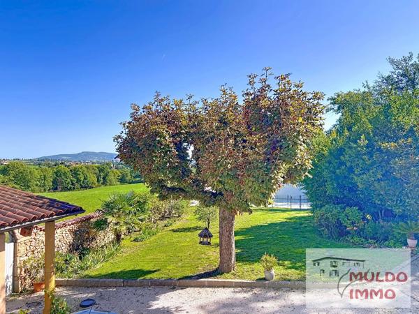 Superbe villa ancienne, entièrement rénovée, sur un terrain clos de 929 m².