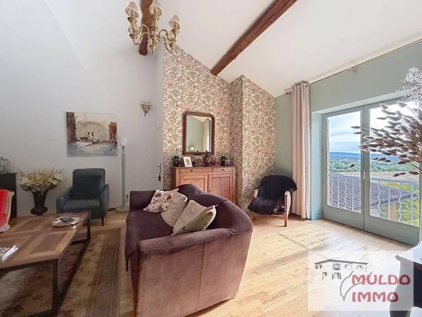Superbe villa ancienne, entièrement rénovée, sur un terrain clos de 929 m².