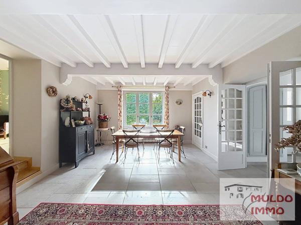 Superbe villa ancienne, entièrement rénovée, sur un terrain clos de 929 m².