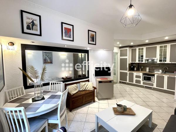 Appartement
         2 pièces
        - 35 m² 262 500 € *
