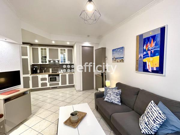 Appartement
         2 pièces
        - 35 m² 262 500 € *