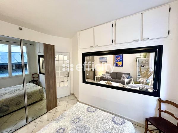 Appartement
         2 pièces
        - 35 m² 262 500 € *