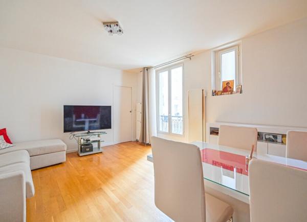 Appartement à vendre    2 pièces • 38,55 m2 Paris 19