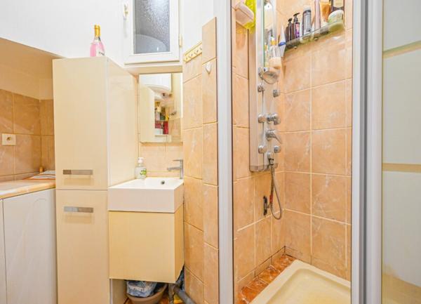 Appartement à vendre    2 pièces • 38,55 m2 Paris 19