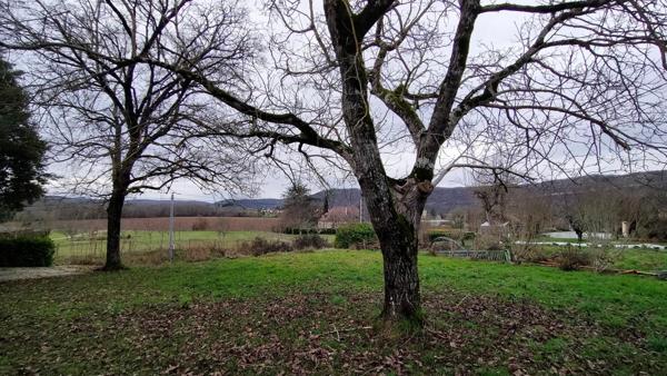 Terrain constructible plat avec vue dégagée