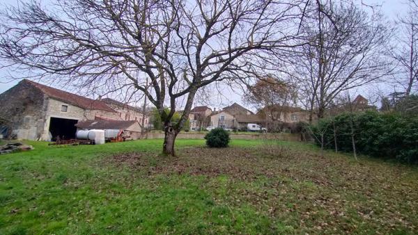 Terrain constructible plat avec vue dégagée