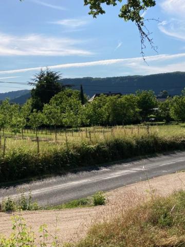 Terrain constructible plat avec vue dégagée