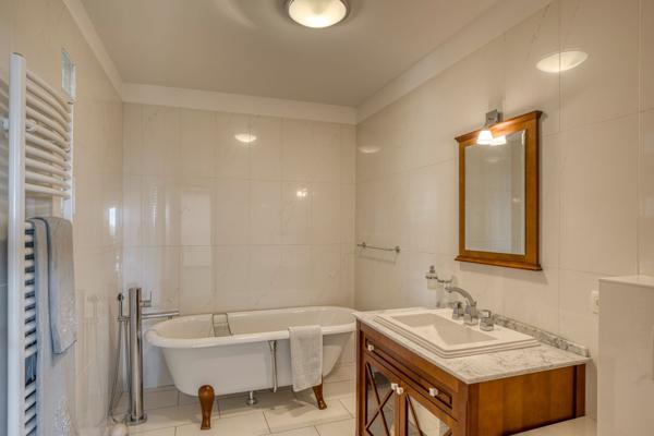 Vente Maison de luxe Chevry 11 Pièces 350 m²