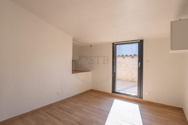 Appartement T4 rénové avec terrasse au cœur de Baix