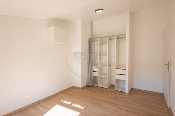 Appartement T4 rénové avec terrasse au cœur de Baix