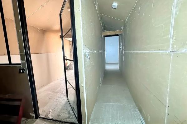 garage à rénover avec 2 pièces , jardin