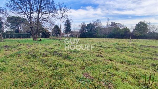 Terrain 1100 m2 LIBRE DE CONSTRUCTEUR