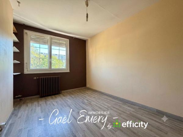 Maison
         6 pièces
        - 86 m² Exclusivité 157 600 € *